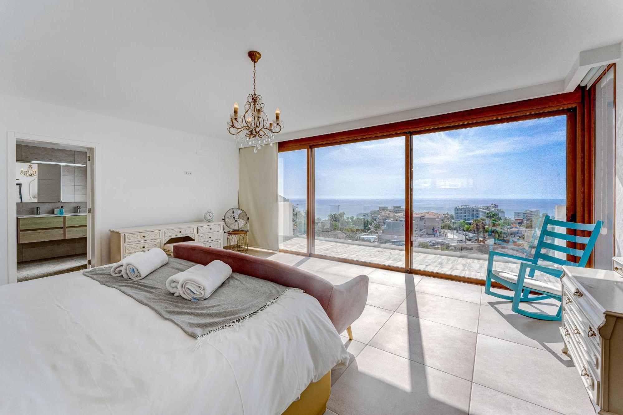 Fabulous Contemporary 5 Bedroom Villa With Private Heated Pool, Sleeps Max 13 Callao Salvaje Extérieur photo