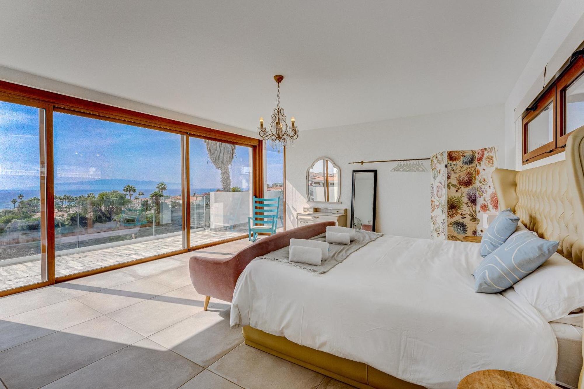 Fabulous Contemporary 5 Bedroom Villa With Private Heated Pool, Sleeps Max 13 Callao Salvaje Extérieur photo