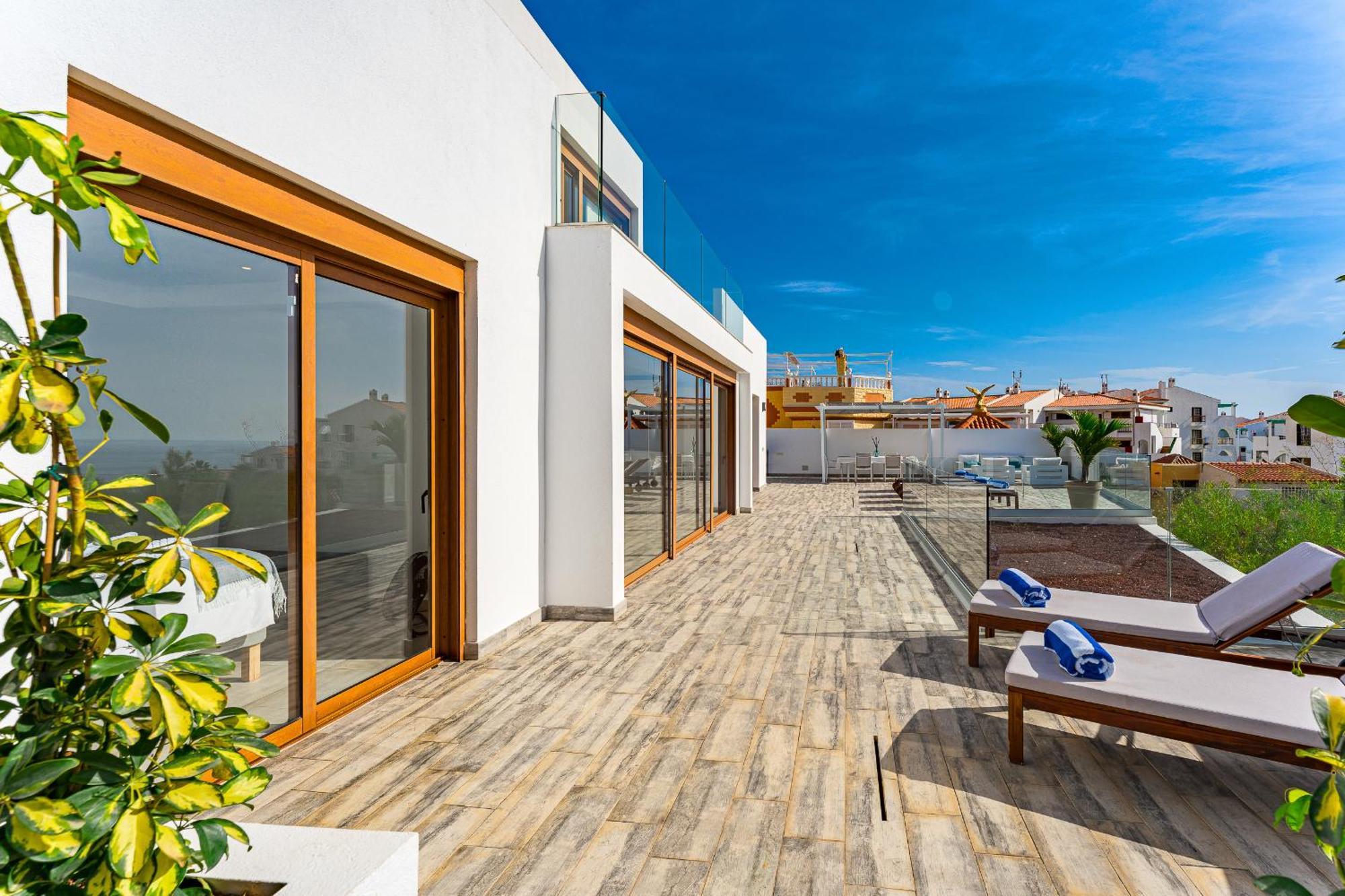 Fabulous Contemporary 5 Bedroom Villa With Private Heated Pool, Sleeps Max 13 Callao Salvaje Extérieur photo